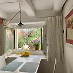 Casa Fresco: 400 Year Old Historical Gem Апартаменты