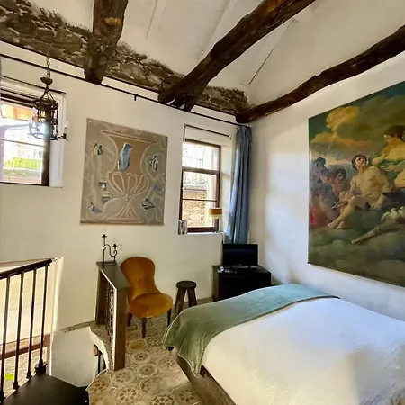 Casa Fresco: 400 Year Old Historical Gem Apartment